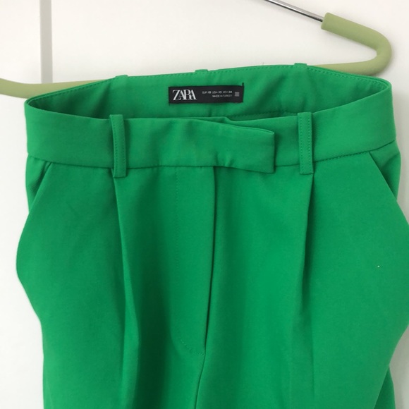 Zara green trousers. Only worn once. Perfect condition! Very flattering! - Picture 3 of 3
